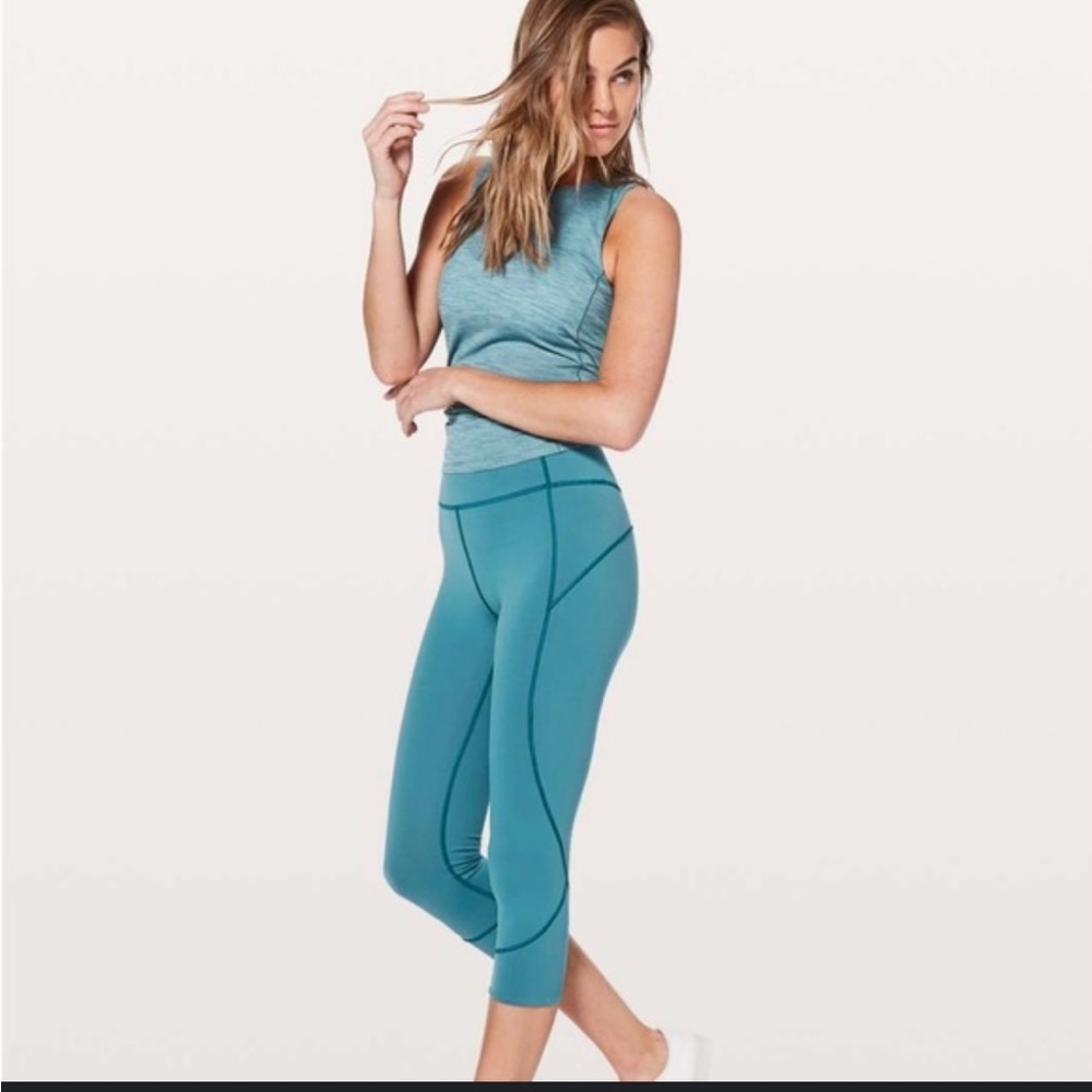 Lululemon In Movement  Crop 19 Everlux 6 Teal medium legging pant
